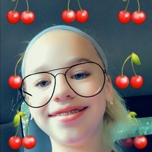 Meet your Posher, Avery